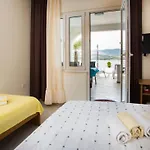 Апартаменты Apartmans And Ana Трогир