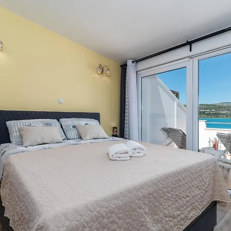 Apartmans And Ana Trogir