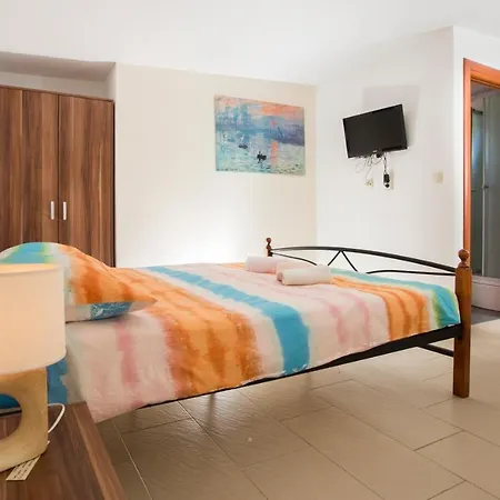 Apartamento Apartmans And Ana *