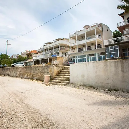 Apartmans And Ana Apartman *