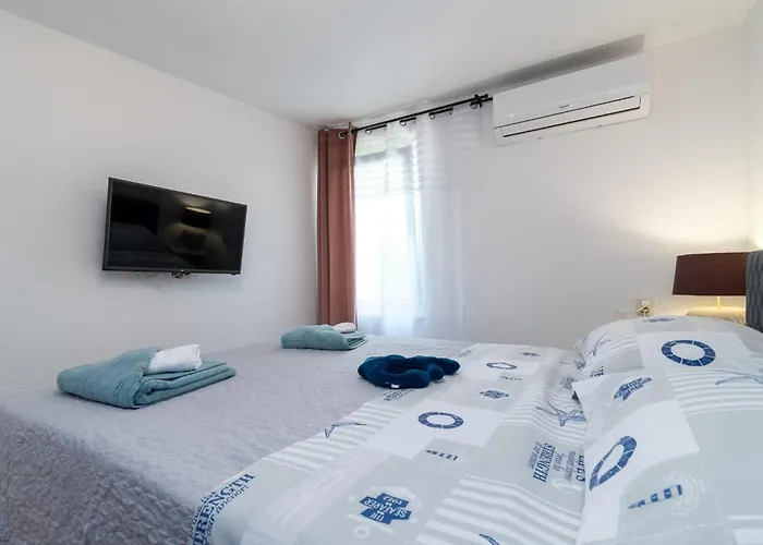 Apartman Apartmans And Ana Trogir