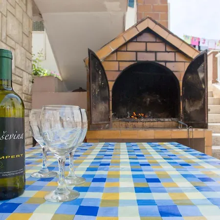 Apartment Apartmans And Studios Ana