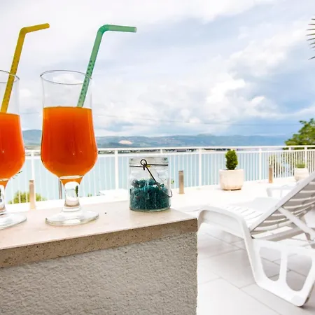 Apartment Apartmans And Studios Ana